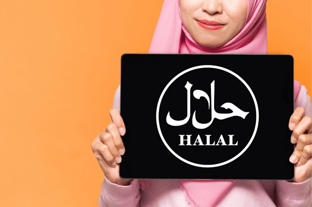 is cbd oil halal? Muslim woman and halal banner